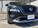 【アダプティブLEDヘッドライト】対向車がいてもハイビームを維持!または、ハイビームとロービームを自動切り替え!視認性の高い状態が維持されます!