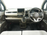 ◆インテリアパネル◆視界広々で非常に運転しやすくロングドライブでも疲れを感じさせないすっきりとまとまったインパネ周りです。