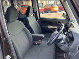 運転席も広々、ドライブも楽しめますね♪実際お座りいただくのが、分かりやすいと思います。お気軽にご来店ください!