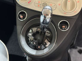 珍しいシフトパターンですがAT免許で運転も楽々♪