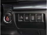 オプションのLEDアクセサリーライナーのスイッチなど操作はパネルで行えます!!