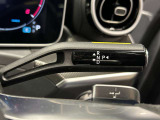 高級感漂う内装の仕様でございます。スイッチ類も使いやすいシンプルなデザインでございます。