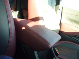 フロントアームレスト