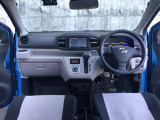 運転のしやすさを最優先に考えたインパネまわり。手の届く位置にポケッテリアがここにもあそこにも