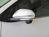 サイドターンランプ付きドアミラーは対向車からの視認性も高く、安全性も高まります☆
