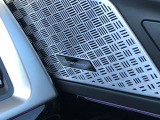 ハーマンカードンのカースピーカーは良質な音を届けると同時に、その先にある車内空間における上質な&ldquo;音楽体験&rdquo;も提供している。