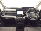 ★いつでも気持ちよく運転できて、使い勝手のいい収納や体をケアするシート、細部にまでこだわったインテリア♪