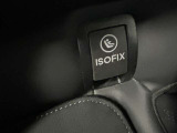 ステアリングボタンは、使いやすいデザインでございます。ステアリング付近のレバーや、ステアリングボタンで追従機能の操作も可能でございます。