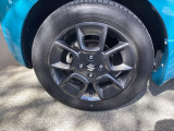 アルミホイールです。足元が引き立つので、車全体のイメージがアップしますよ!