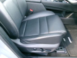 運転席・助手席パワーシート。前席ヒーター付シート。冬でも快適です。