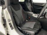 スポーツシートはサポートも良く長時間運転しても疲れません。