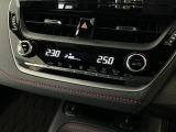 【オートエアコン】AUTOボタンを押してお好みの温度を設定!快適な室温でドライブをお楽しみいただけます♪
