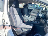 運転席シート廻りは使用感も少なく、良好な状態となっています。前オーナー様が丁寧に使っていたことがよくわかりますね。
