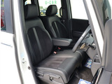 お車選びをお楽しみ頂けるよう、在庫車の展示スペースを十分に確保しております。