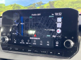 【大画面ナビ】人気の大型9インチナビを装備。存在感のある大画面はインパクト大!ナビ利用時のマップ表示は見やすく、テレビやDVDは臨場感がアップ!いつものドライブがグッと楽しくなります♪