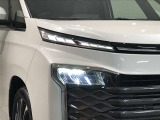 LEDヘッドライトです。デザイン性がよくとても明るいので、夜間の走行や悪天候でも安心です。しかも長寿命!
