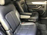 2列目シートも人間工学に伴った構造になっております☆長時間乗車しても疲れにくくなっておりますのでぜひ一度乗ってご体感ください!