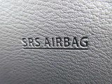 運転席側にSRS二-エアバックシステムを採用 万一の際の安全性を高めました