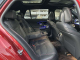 メルセデス・ベンツの定める厳しい基準をクリアしたお車のみをご案内させて頂きます。納車前整備はメーカー規定に基づき当店3Fの指定工場で入念に行なわれます。熟練のメカニックがお客様のお車を整備致します。