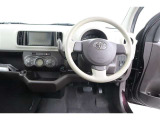 運転席から見たハンドルダッシュまわりになります。