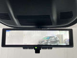 【インテリジェント ルームミラー】車両後方のカメラ映像をミラー面に映し出すので、車内の状況や、天候などに影響されずいつでもクリアな後方視界が得られます!