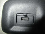 後部座席用 USB電源