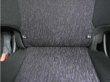 ◆ISOFIX◆シートベルトいらずでチャイルドシートと固定金具を連結するだけでガッチリ固定できます。