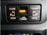 両側電動スライドドアのスイッチ付です。車内からもスイッチひとつで楽にドアの開閉が可能です。電動なので開閉時に力を使う必要がなく、半ドアになることもありません!