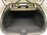 開口部の広いラゲージスペースは、大型の荷物もラクラク積み込めます。