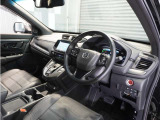◆視界広々で非常に運転しやすくロングドライブでも疲れを感じさせないすっきりとまとまったインパネ周りです。