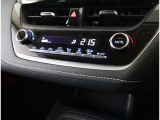 温度コントロールフルオートエアコンです。運転席で温度設定ができます。冷え性の方が乗っても安心ですね♪