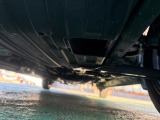 中古車という商品の特性上、下回りのサビやキズはございます。