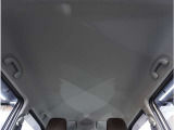 【天井】シミや垂れ、タバコ焦げなどございません。キレイな状態が保たれており、ご納車前にも丁寧にクリーニングさせていただきます。