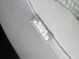★サイドエアバッグ★車両の側面衝突時にシート側面から展開し、乗員の胸部や腰部などを保護する安全装置です。ドアや車体からのショックをやわらげ、重大なけがのリスクを低減します。