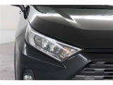 LEDランプ車 白く照らされるのが特徴です。明るいだけでなく、周囲からの認知されやすく歩行者や死角にいる方へアピール効果、安全性が飛躍的に向上します!