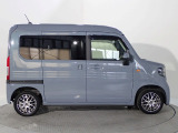 Honda独自の低床設計で床が低くドアも大きく開きますので一段と乗り降りがしやすくなっています。