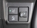 ◆VSA◆横滑り防止装置が装備されています。コーナーリング時の横すべりを抑える機能と、車両の急激な挙動変化を抑える機能で、安定した走行を実現しています。運転に安心とゆとりが出来ます。