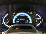 とっても見やすいメーターです。夜間時はラグジュアリーな気分にさせてくれる照明が魅力ですので、夜のドライブも楽しみになりますよ♪