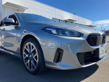 BMWはダウンフォースにより、車両を安定させるため、車の底は平らな造りとなっております。BMWの走行性能に対するこだわりはこういったところにも御座います。