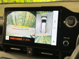 【パノラミックビューモニター】専用のカメラにより、上から見下ろしたような視点で360度クルマの周囲を確認することができます☆死角部分も確認しやすく、狭い場所での切り返しや駐車もスムーズに行えます。