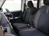 高いホールド性で運転姿勢が安定します。長距離ドライブでも疲れにくいのが魅力です。快適なドライビングライフをお送りください♪