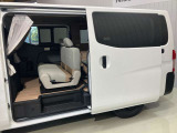 左側電動スライドドアは、運転席側からスイッチ1つでドアの開閉ができますし、荷物をたくさん持っているときにドアの開閉をするのに便利です!