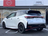 プライバシーガラスです。名前の通り、プライバシー確保また、冷房の効果担保にも役立ちます!