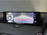 【360&deg;ビューモニター】駐車が苦手な方も、これがあれば安心です!狭い駐車場や花壇などがあって心配な駐車シーンでも、死角がなく安全が確保できます♪