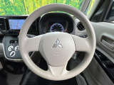 インテリアに合わせたデザインのステアリングは、運転される方のことも考え、運転しやすい形状、大きさです。是非一度、実際に触ってお確かめください。
