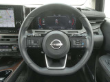 運転支援機能・プロパイロット搭載。 設定した速度で定速走行でき、先行車に自動で追従走行も可能です。さらにハンドル支援機能もあり、車線の中央を走るように制御してくれます。