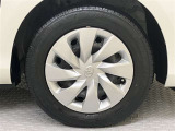 ホイルカバー付きです。タイヤサイズは165/70R14です。