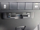 ETC車載器は、ビルトインタイプですっきり収納され、見た目も使い勝手も満足のアイテムです。
