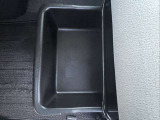 たくさん収納スペースがあります。小物を収納するのに便利です。