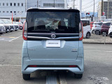 プライバシ-ガラスが装備されています。外を見るときは気にならずに、後方車両から車内が見えにくい設計です。